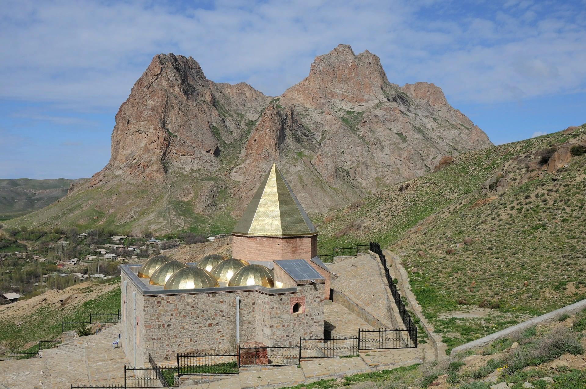 Discover Alinja Fortress - Nakhchivan activity and experience